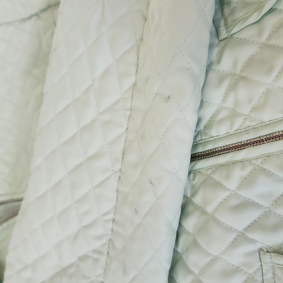 Ann Taylor Loft Light Lime Green Quilted Jacket. Size 12 - Picture 9 of 9